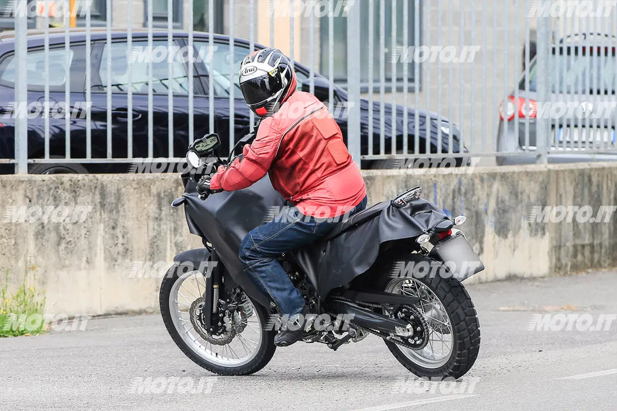 Yamaha Ténéré 700: il Concept T7 è realtà! Prime foto (9)