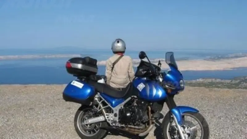 Dicci come viaggi, vinci una T-shirt moto.it!