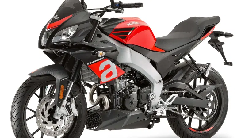 Torna Aprilia "Open a Cage" a Riccione dal 7 al 12 luglio. In palio Tuono ed RS 125!