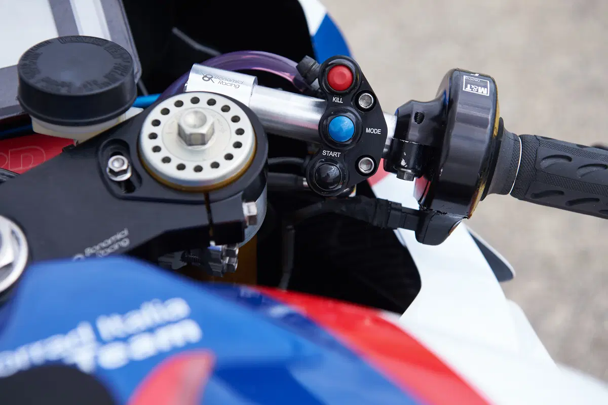 BMW S1000RR WSBK Badovini statiche (7)