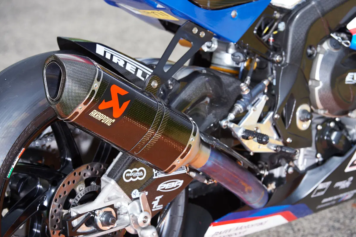 BMW S1000RR WSBK Badovini statiche (10)