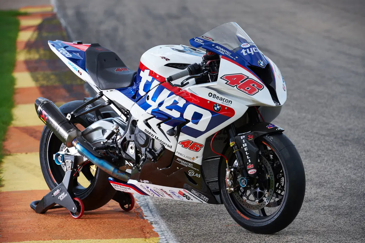 BMW S1000RR British Superbike (5)