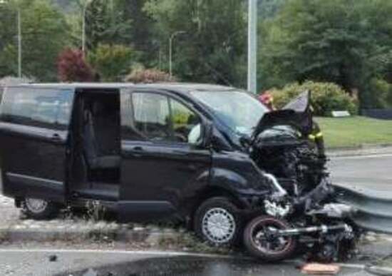 Ubriaco segue e investe motociclista dopo una lite. Passeggera morta [AGGIORNATO]