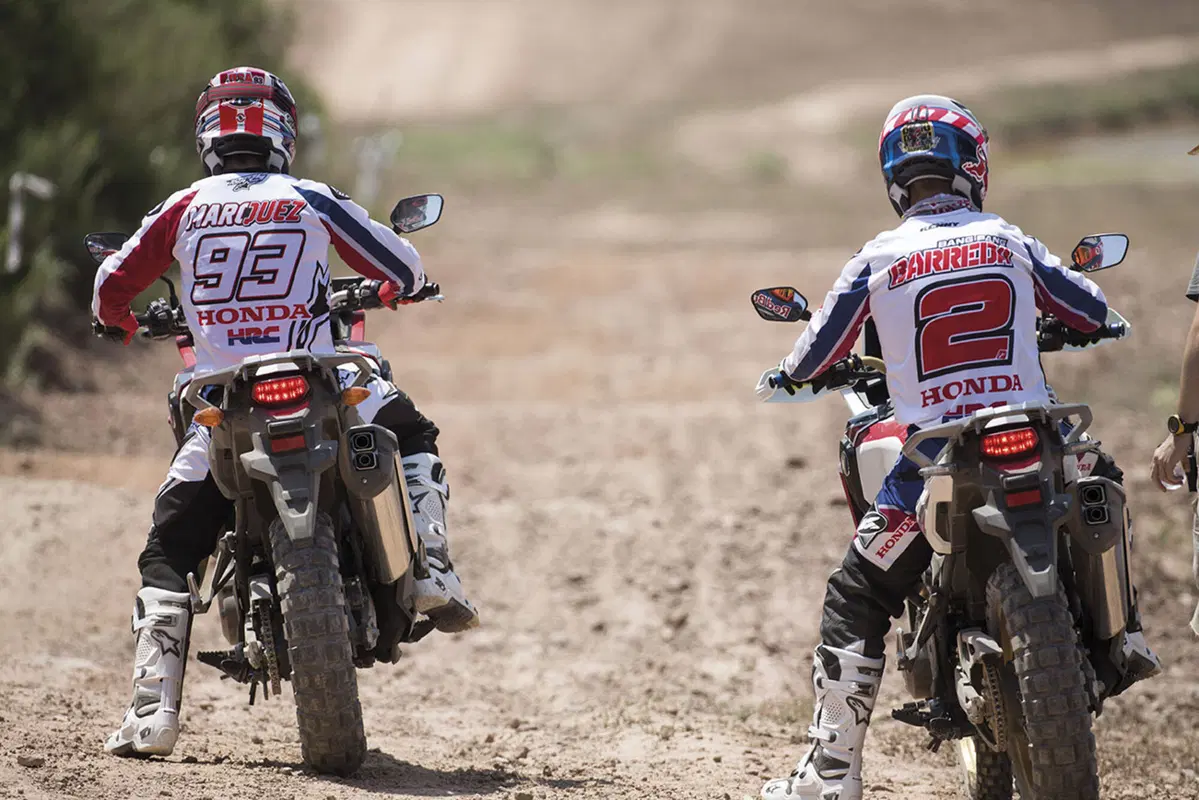 Marc Marquez e Joan Barreda in sella alla Honda CRF1000L Africa Twin (4)