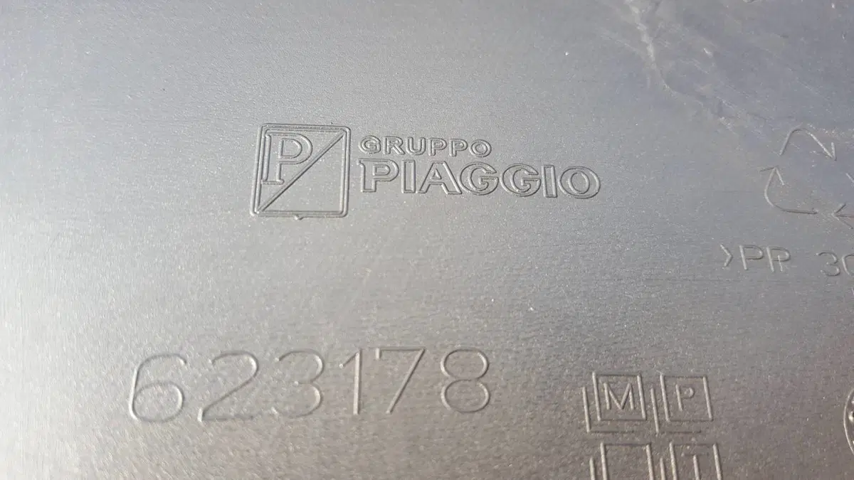 Coperchio Batteria MP3 Piaggio (4)