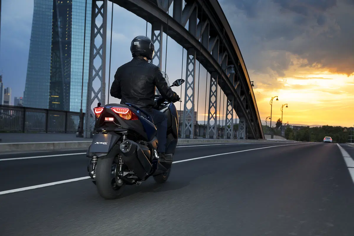 Yamaha X-MAX 400 ecco la nuova versione 2018 (2)