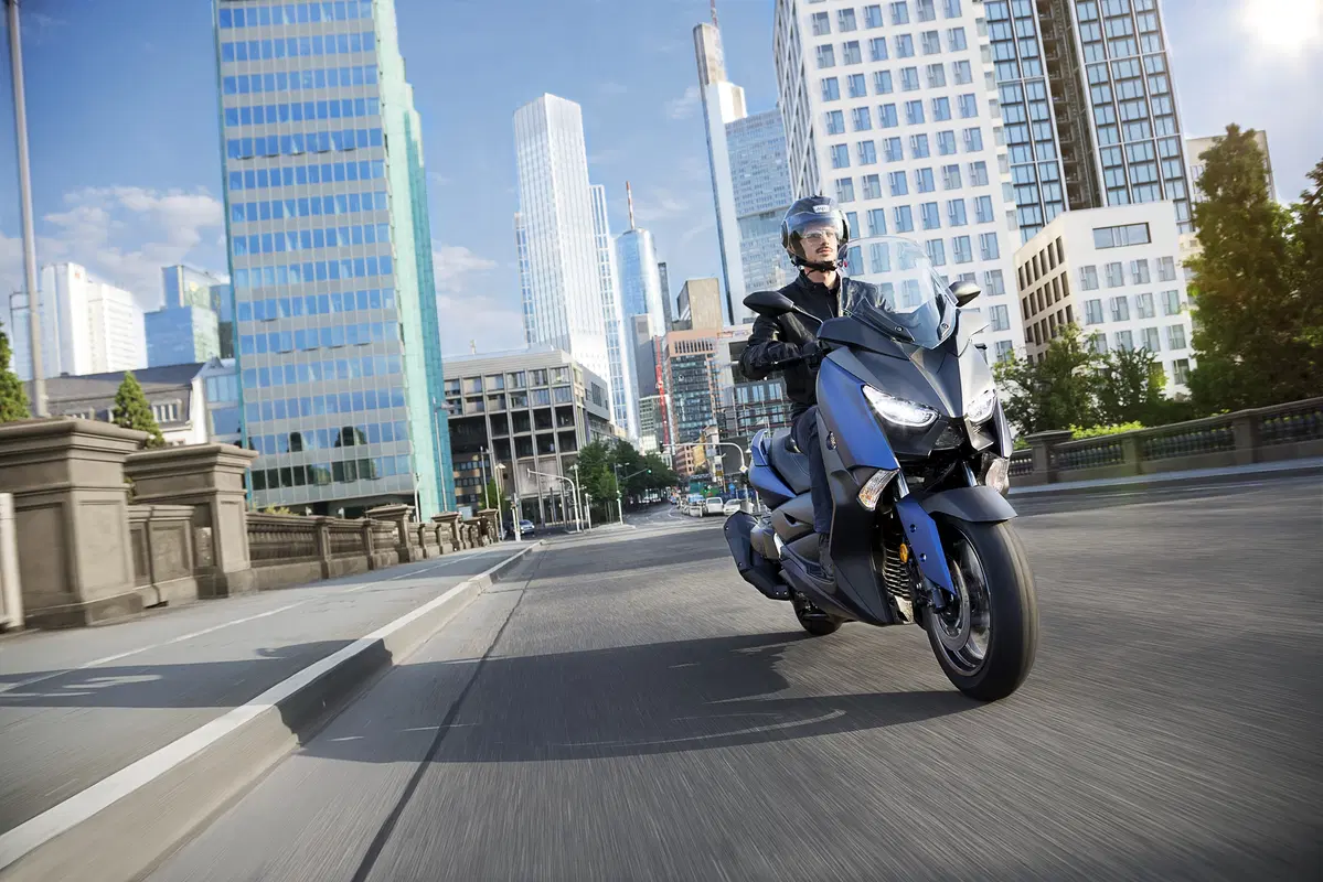 Yamaha X-MAX 400 ecco la nuova versione 2018 (4)