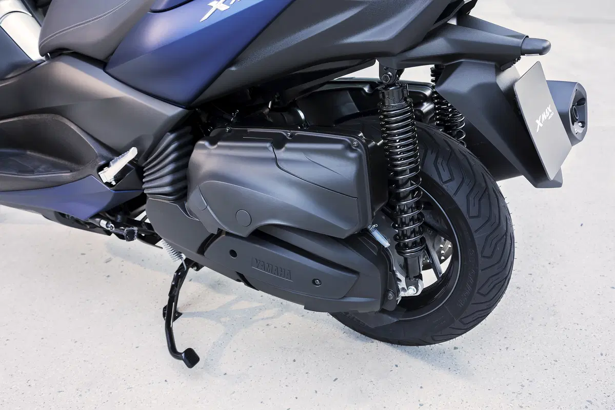 Yamaha X-MAX 400 ecco la nuova versione 2018 (9)