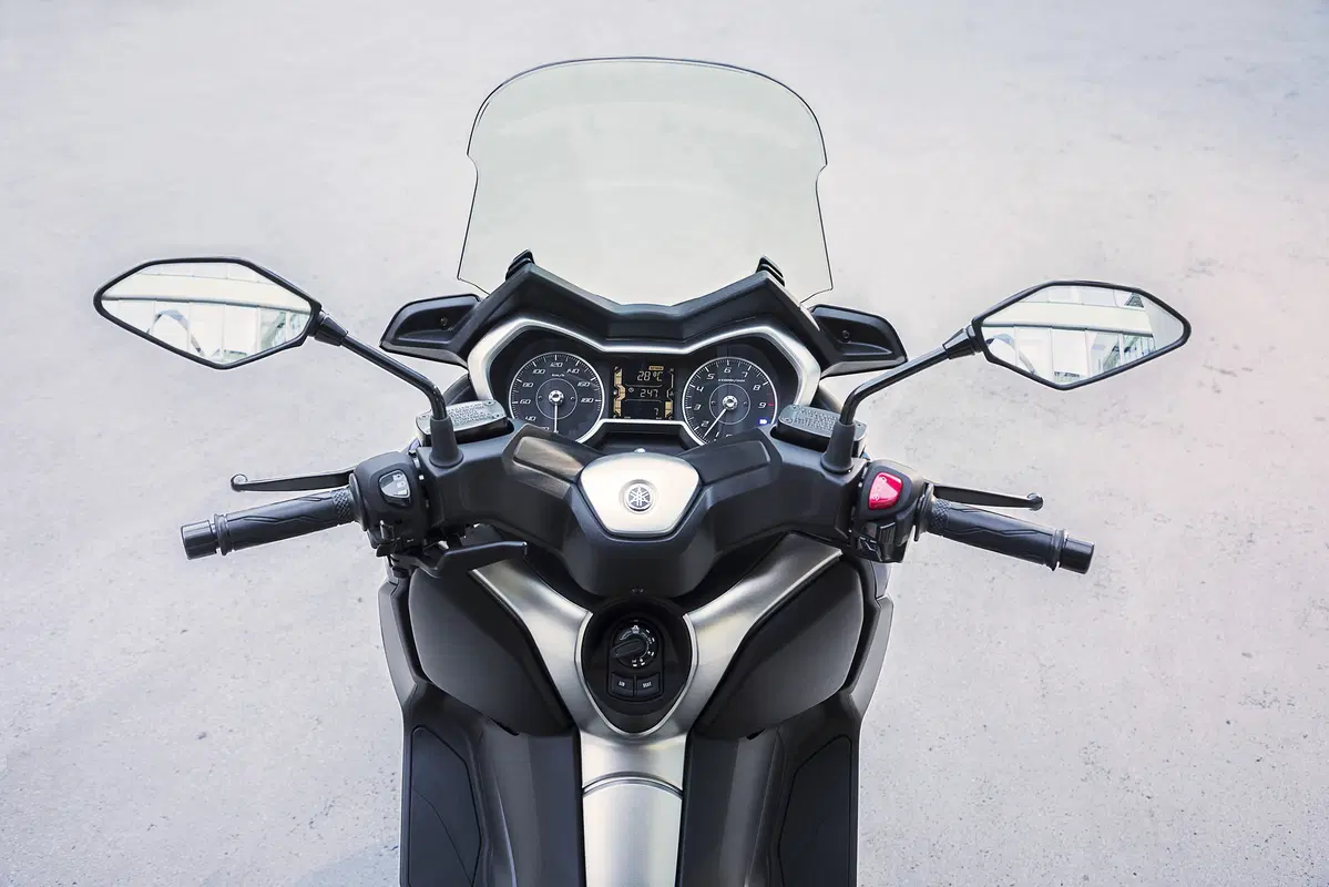 Yamaha X-MAX 400 ecco la nuova versione 2018 (14)