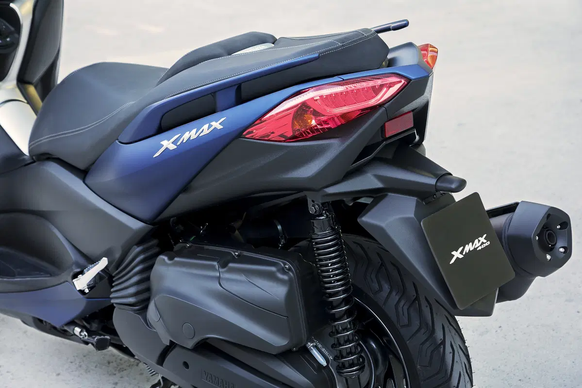 Yamaha X-MAX 400 ecco la nuova versione 2018 (18)