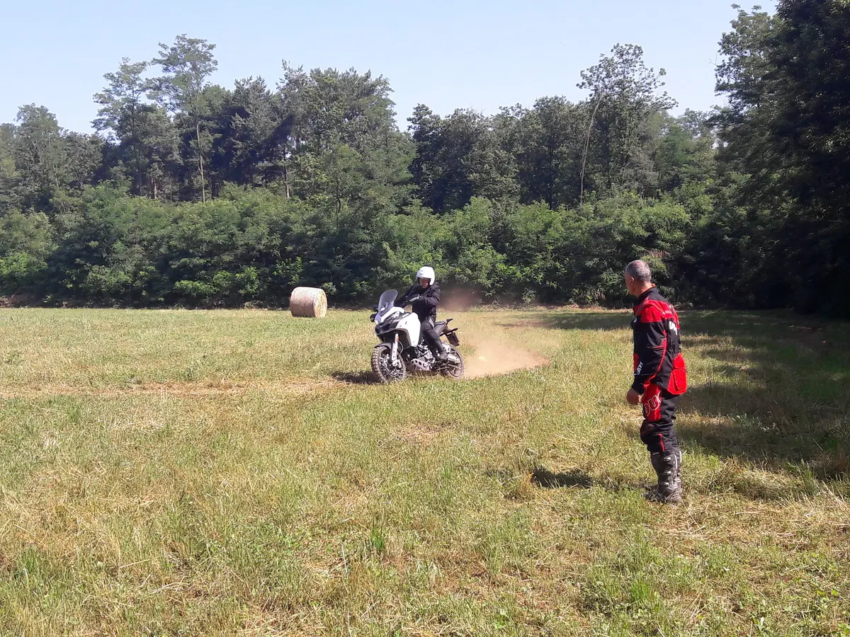 Ducati Como, un giorno in fuoristrada con la Multistrada Enduro (3)