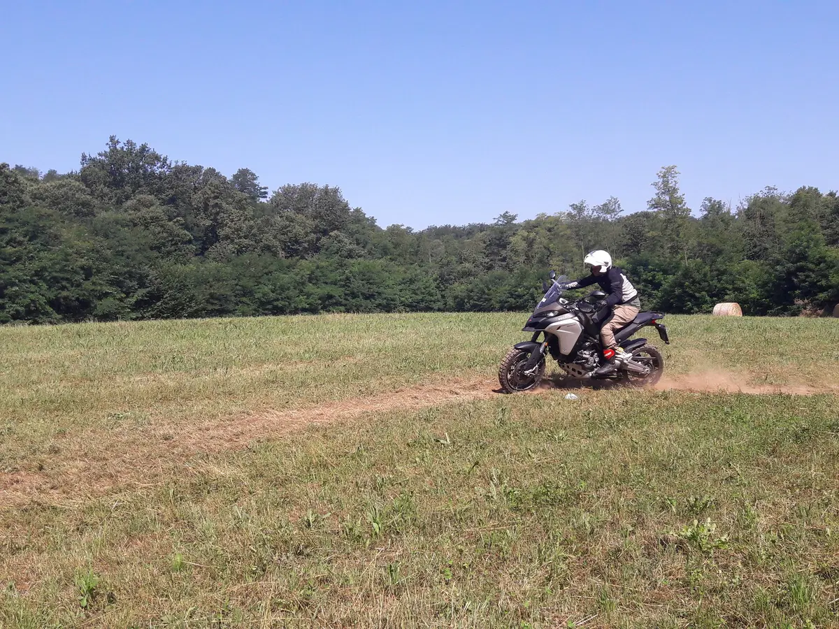 Ducati Como, un giorno in fuoristrada con la Multistrada Enduro (7)