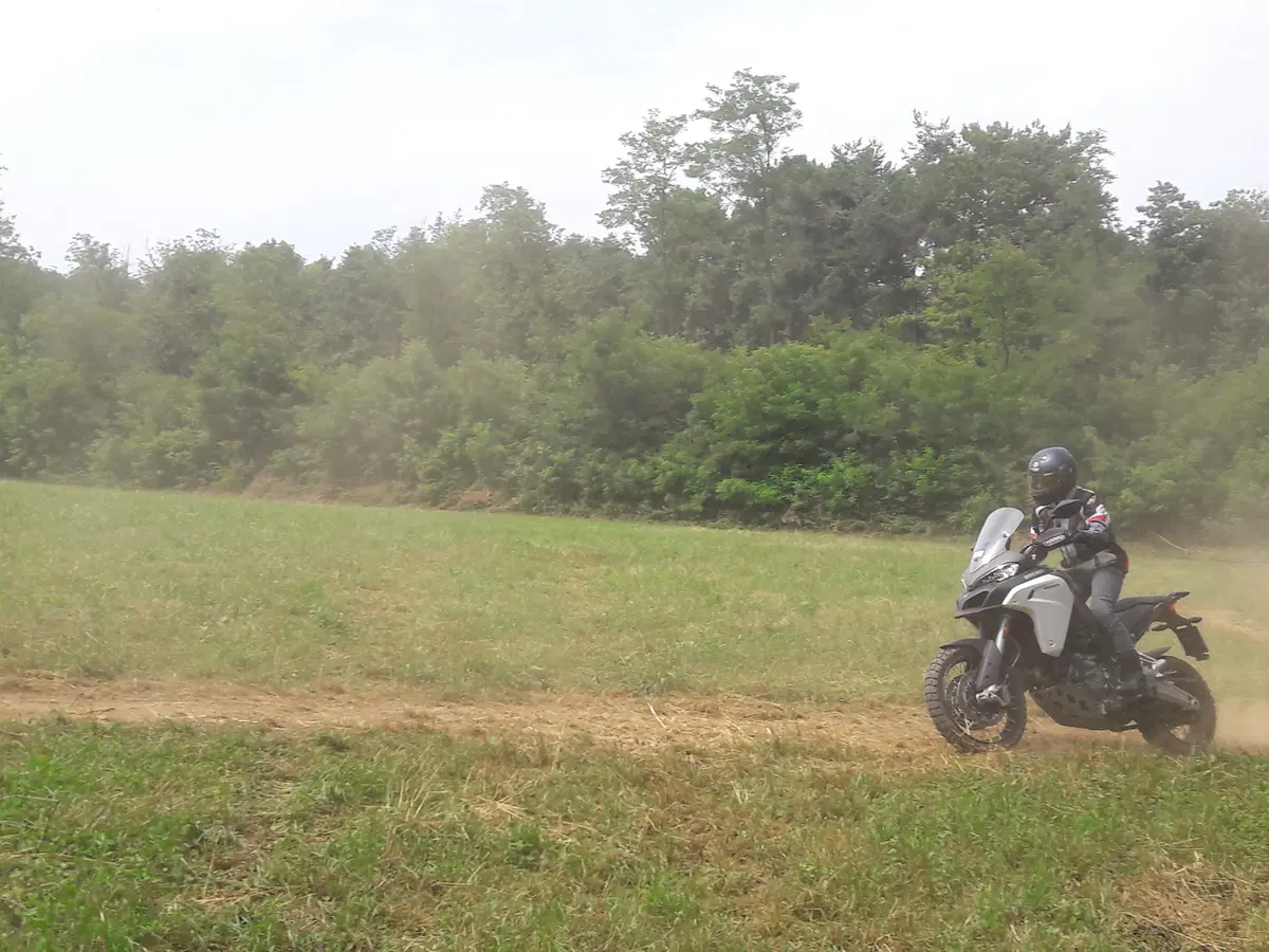 Ducati Como, un giorno in fuoristrada con la Multistrada Enduro (11)