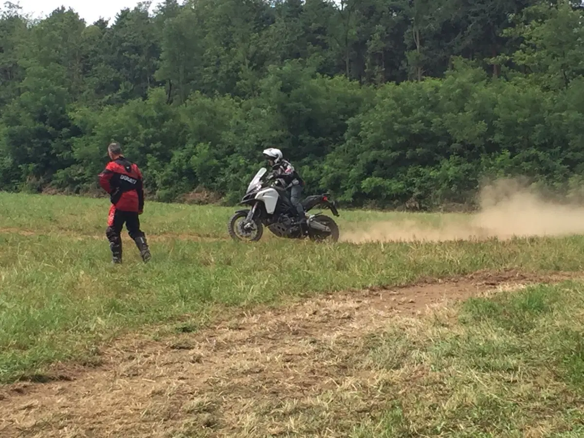 Ducati Como, un giorno in fuoristrada con la Multistrada Enduro (18)