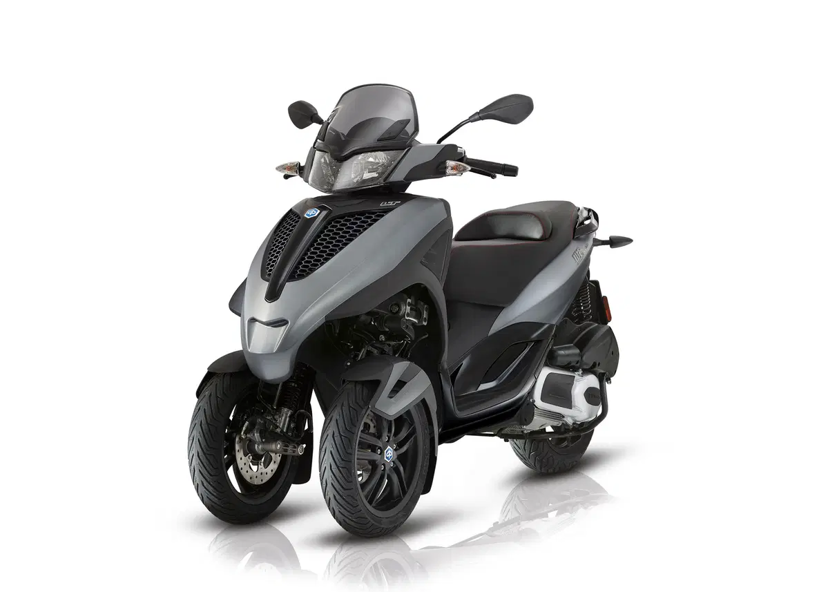 Piaggio MP3: due nuove versioni 300 e 500 LT (3)