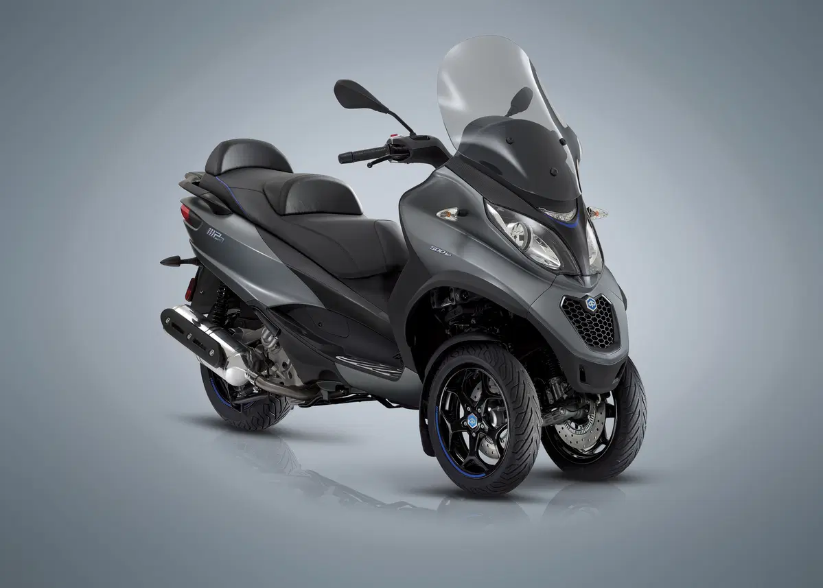 Piaggio MP3: due nuove versioni 300 e 500 LT (4)