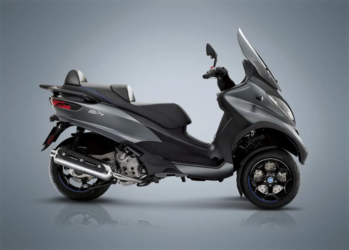 Piaggio MP3: due nuove versioni 300 e 500 LT (5)