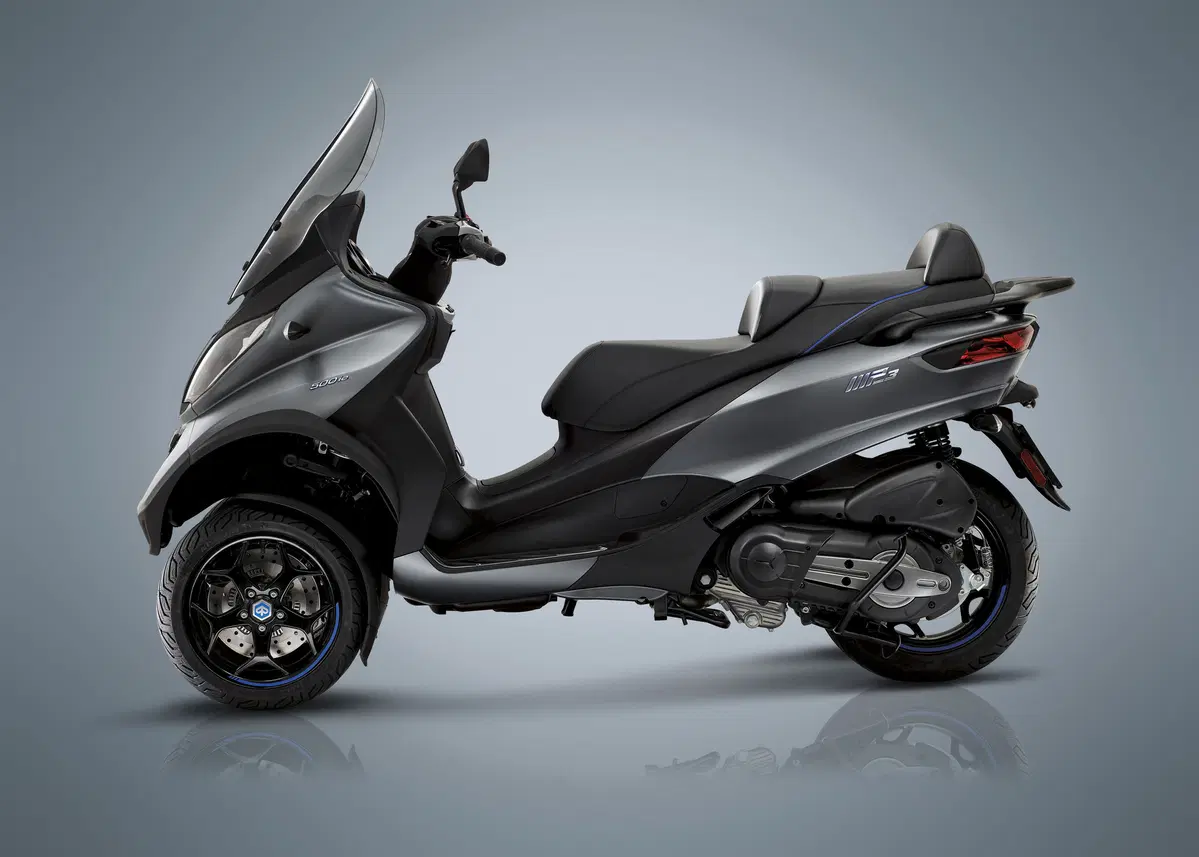 Piaggio MP3: due nuove versioni 300 e 500 LT (7)