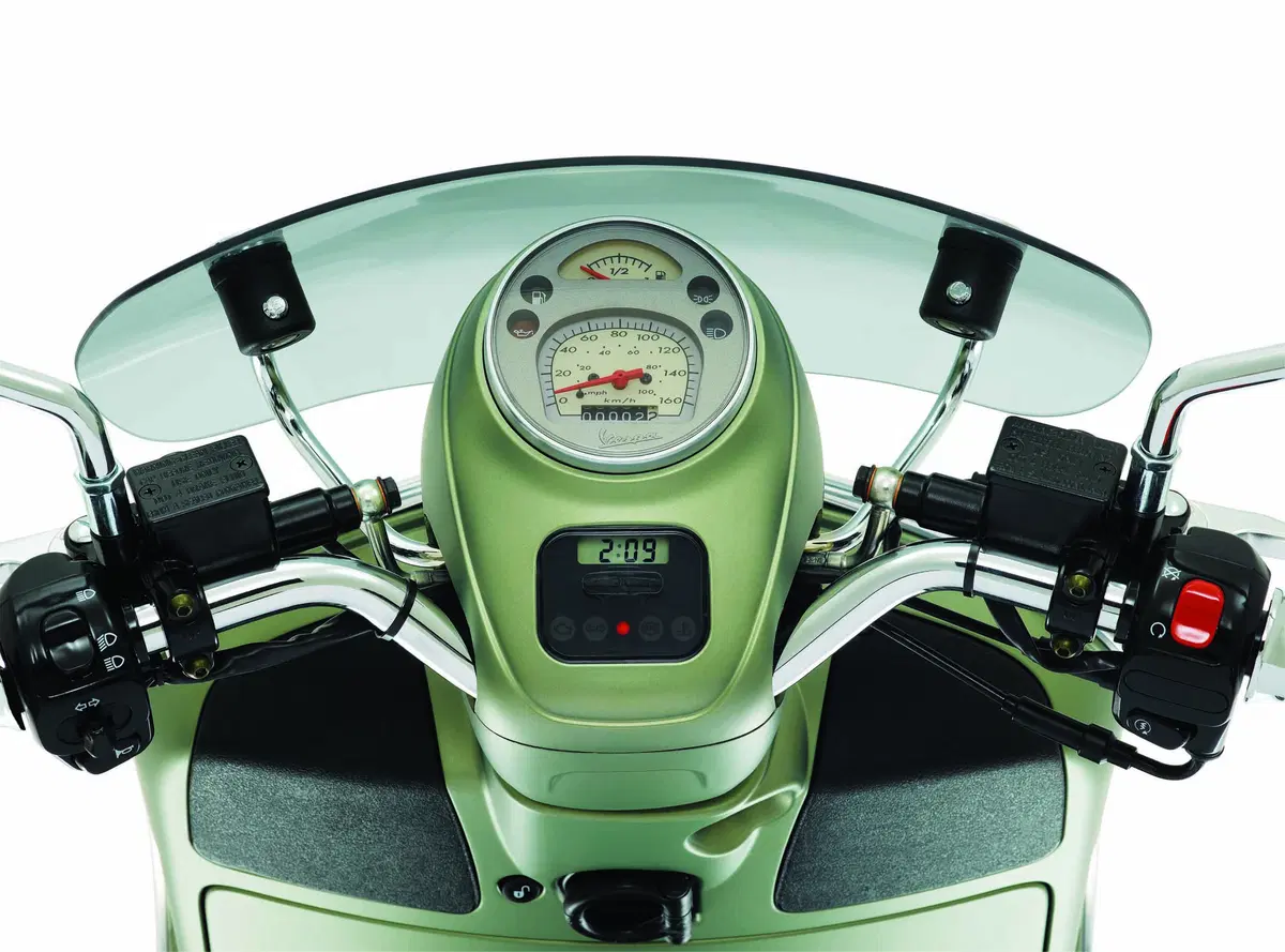 Vespa Sei Giorni 300 Sei Giorni 300 (2017 - 19) (8)