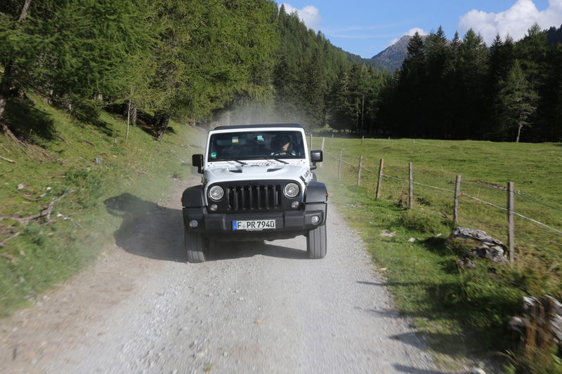 Abbiamo percorso le belle strade di montagna intorno a Villach con le Wrangler e le Renegade