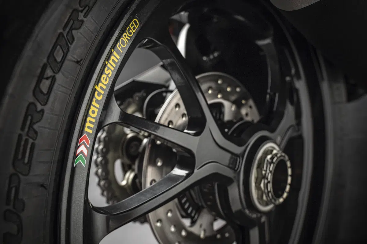 Nuova Ducati Monster 1200R (5)