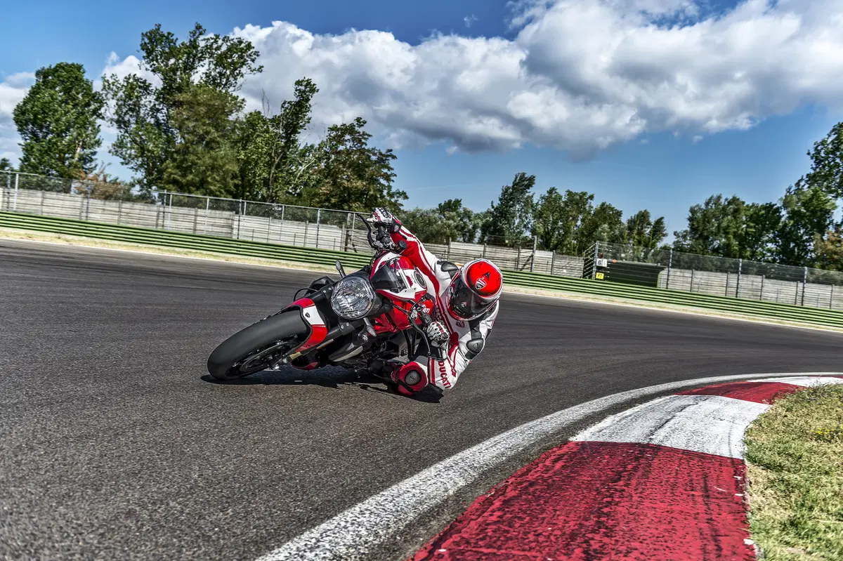 Nuova Ducati Monster 1200R