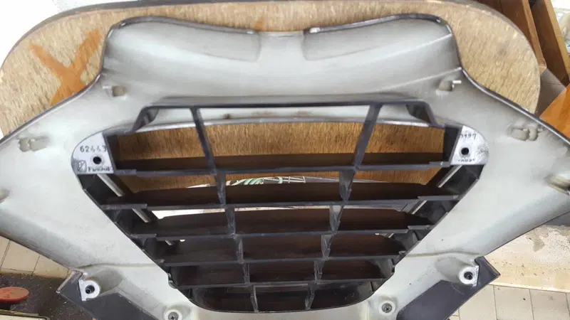 Griglia Radiatore MP3 250 Piaggio (4)