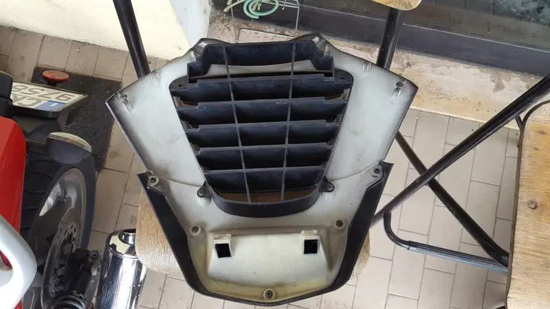 Griglia Radiatore MP3 250 Piaggio (3)