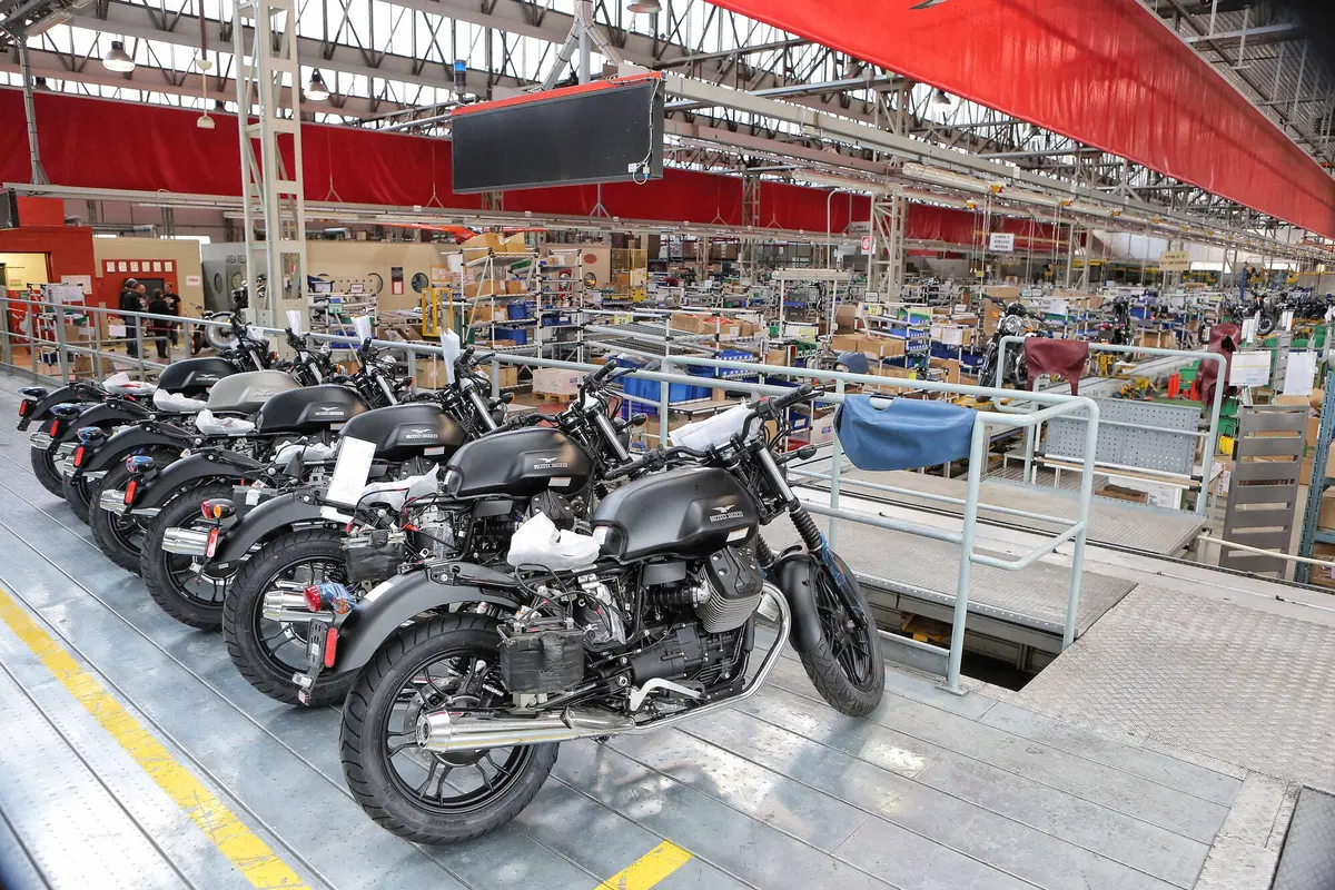 Moto Guzzi Open House: oltre 15.000 a Mandello per festeggiare (4)
