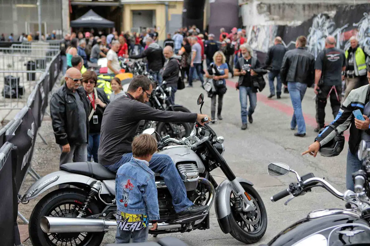 Moto Guzzi Open House: oltre 15.000 a Mandello per festeggiare (11)