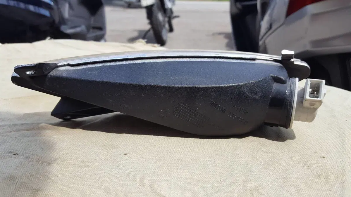 Freccia Destra MP3 250 Piaggio (2)