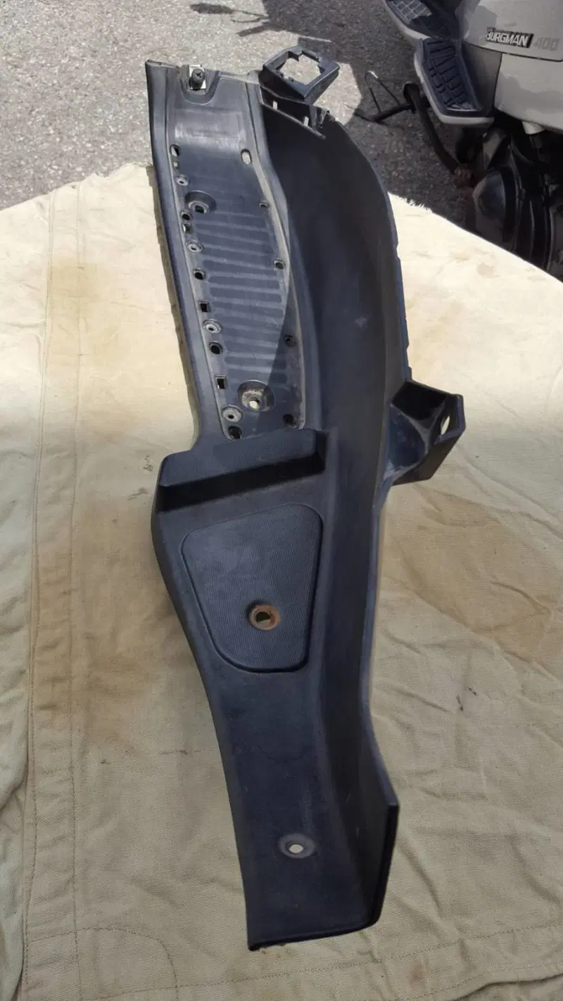 Scocca Pedana Sx MP3 Piaggio (3)