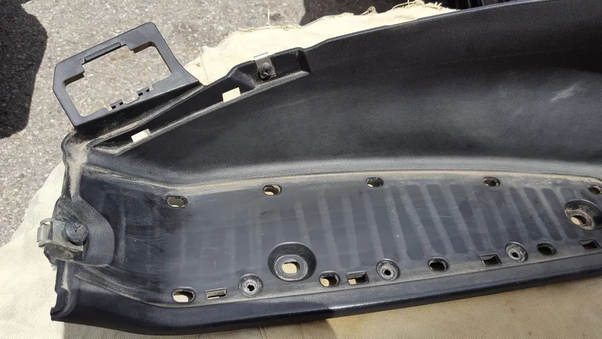 Scocca Pedana Sx MP3 Piaggio (2)