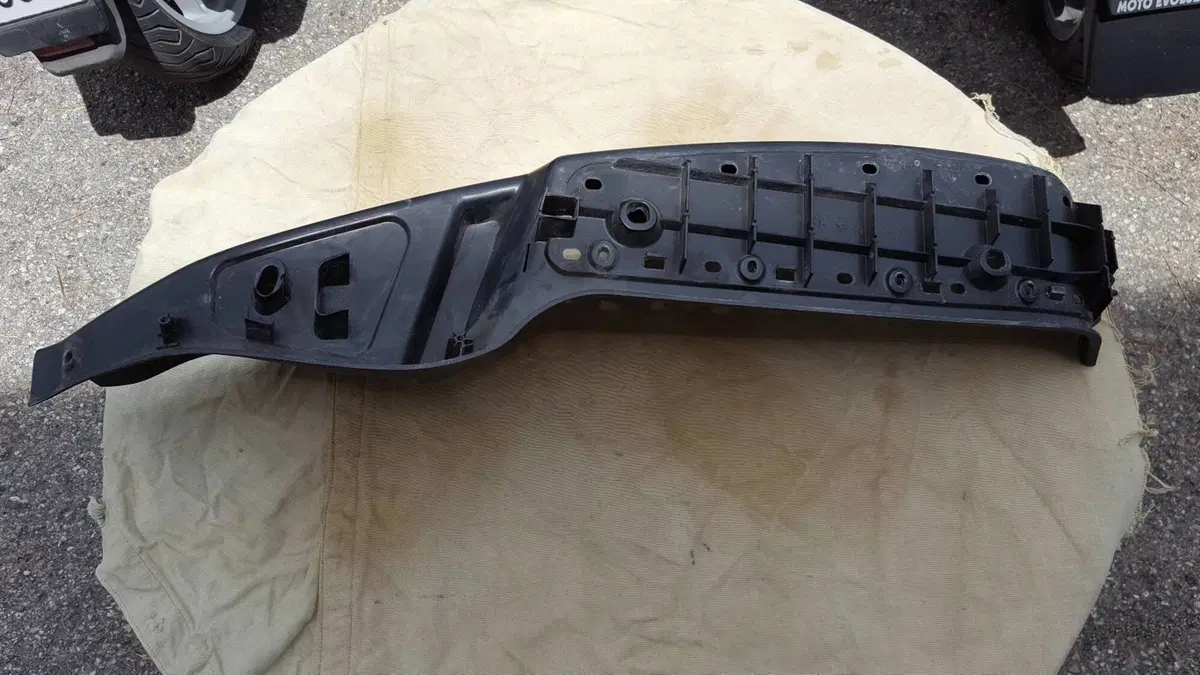 Scocca Pedana Sx MP3 Piaggio (4)