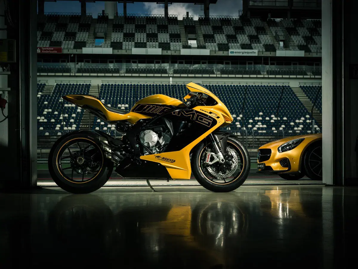 MV Agusta F3 800 Mercedes-AMG GT (2)