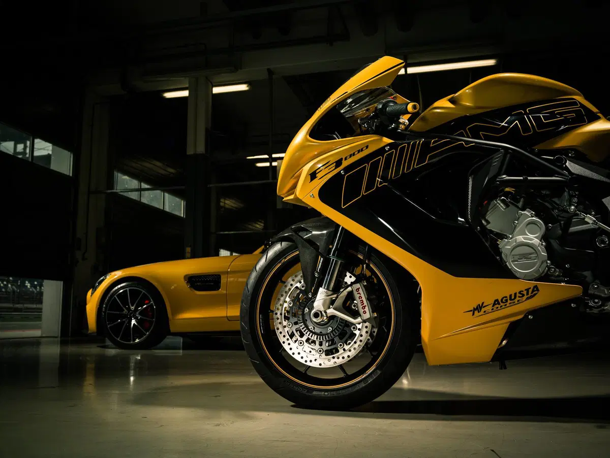 MV Agusta F3 800 Mercedes-AMG GT (3)