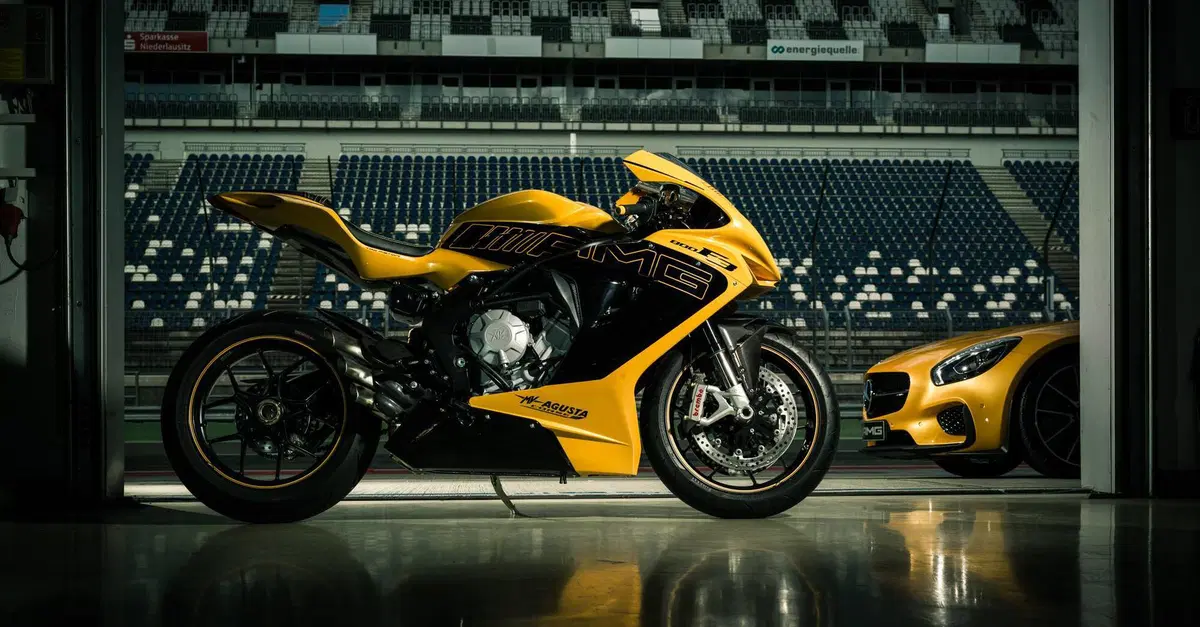 MV Agusta F3 800 Mercedes-AMG GT