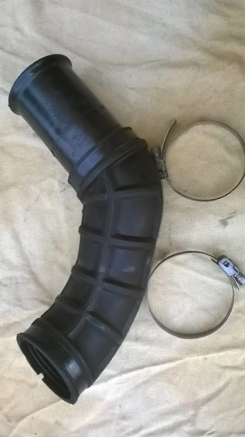 Tubo Filtro Aria MP3 Piaggio (4)