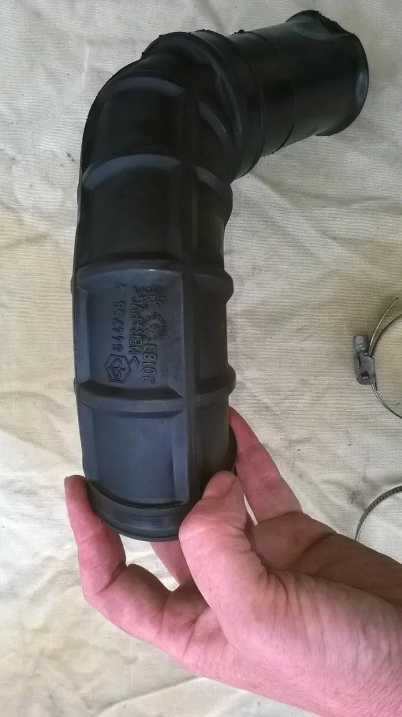 Tubo Filtro Aria MP3 Piaggio (5)