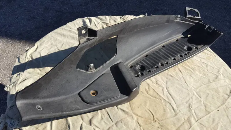 Scocca Sottopedana DX MP3 Piaggio (6)