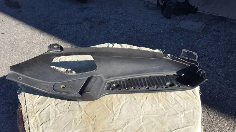 Scocca Sottopedana DX MP3 Piaggio