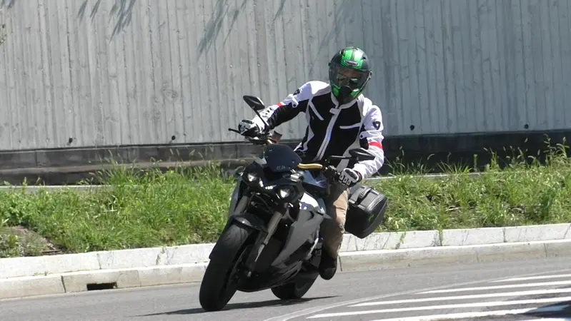Energica Eva. Un giorno con l'elettrica