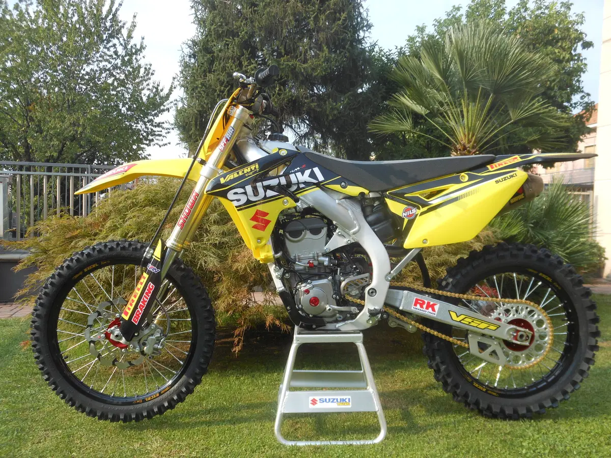 Suzuki RM-Z 250 450 Valenti Limited Edition 2016 (2)