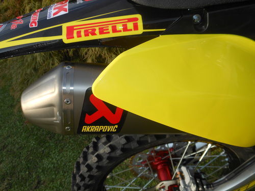 Suzuki RM-Z 250 450 Valenti Limited Edition 2016 (7)