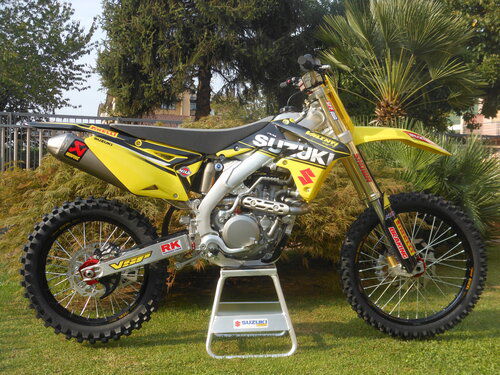 Suzuki RM-Z 250 450 Valenti Limited Edition 2016 (4)