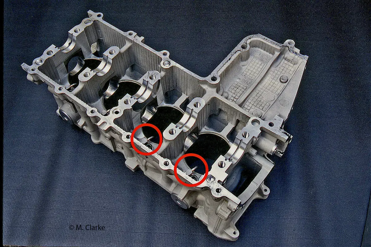 Come ti raffreddo valvole e pistoni nei motori da moto (2)