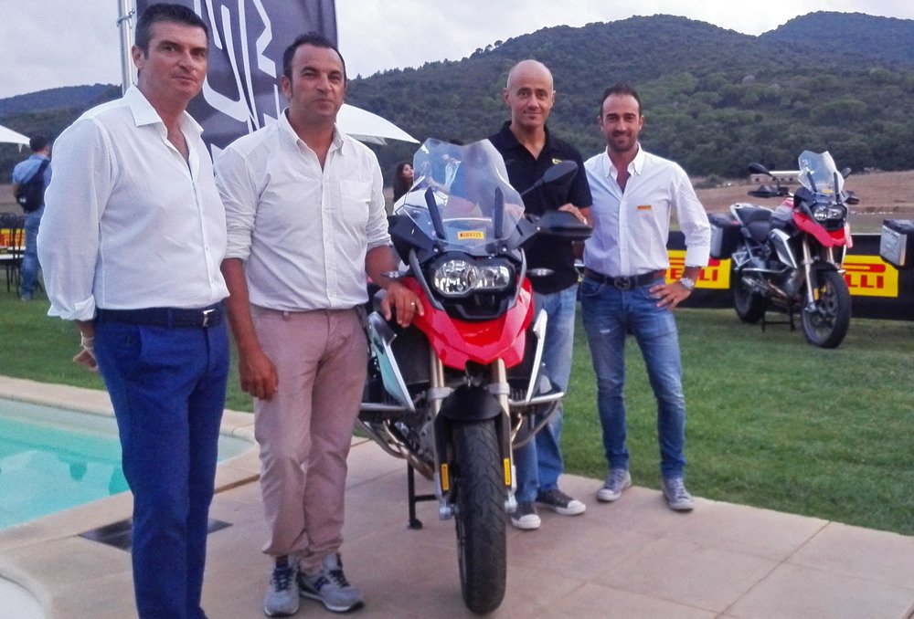 Da sinistra Giuseppe Porcu (LS2), Matteo Casuccio, Andrea Perfetti (Moto.it) e Patrizio Dini (Pirelli) 