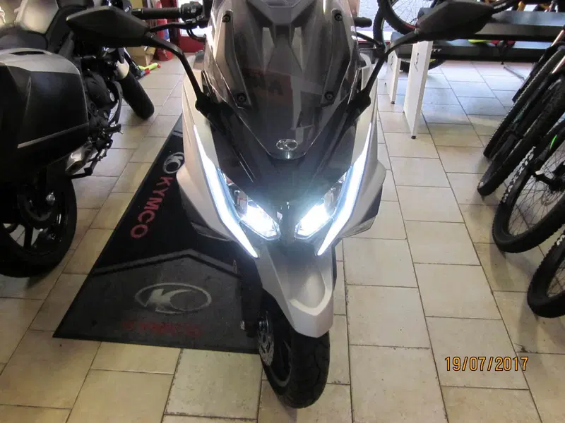 Kymco AK 550 ETS (2021 - 26) (5)