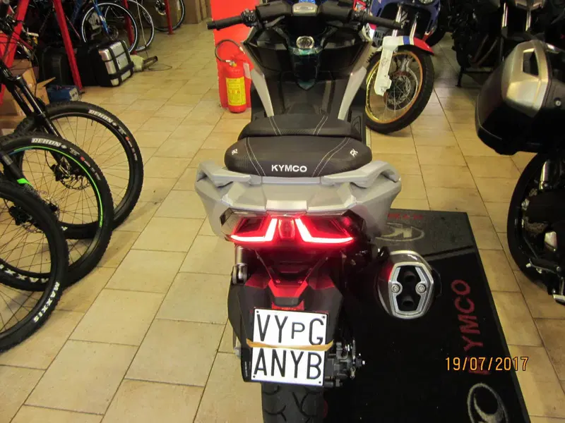 Kymco AK 550 ETS (2021 - 26) (8)