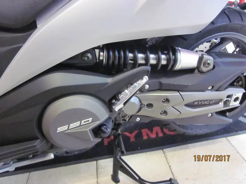 Kymco AK 550 ETS (2021 - 26) (9)